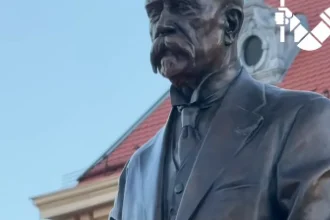 Masarykova socha sa vrátila do Nitry, stojí na pôvodnom mieste