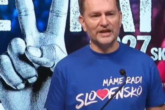 Môže byť KDH proti Smeru a občas s ním súhlasiť? Spor Karasa s Mikloškom ukázal problém