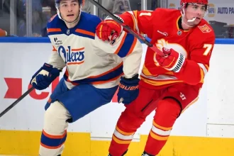 Nemec a Fehérváry vedú v čase na ľade, McDavid prekonal Gretzkého rekord