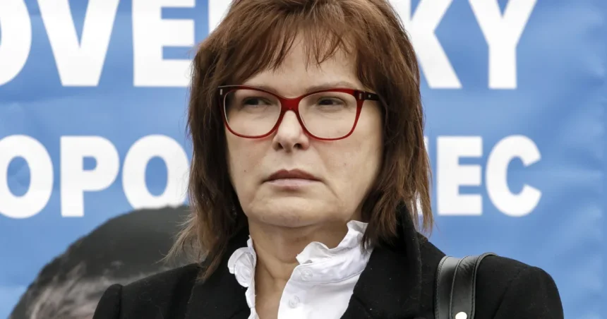 Odstúpila z boja o župu, voliči ju krúžkovali. Belousovová uspela v dvoch voľbách