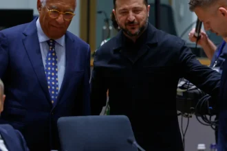 Orbán sa prvýkrát oficiálne stretne so Zelenským. Ukrajina schválila zákon o ceste do EÚ