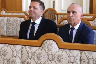 Pellegrini urobil krok v spore o Kuffu, Fico trvá na svojom a rozhodnúť má Ústavný súd