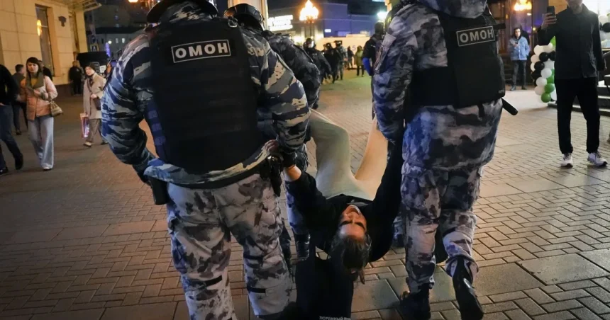 Pred Putinom utiekli, Západ ich vracia späť. V Rusku ich čakal krutý osud