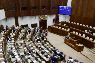 Prieskum: PS vedie pred Smerom, SaS výrazne stráca. Kto by nemal hlasy na vládu?
