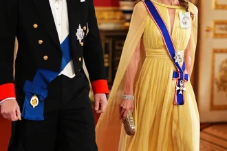Princezná Kate žiarila v žltých šatách s perlami na večeri pre ománskeho sultána