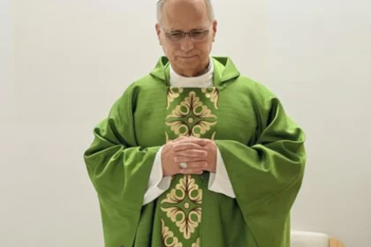 Rakovina pľúc, akou trpí aj pápež, môže dlho mlčať. Ktoré príznaky neignorovať?