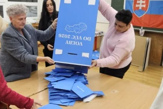 Ráž priznal, že nevie, či by do volieb šiel znova. Vallovi poslal SMS, ten už zrejme spal