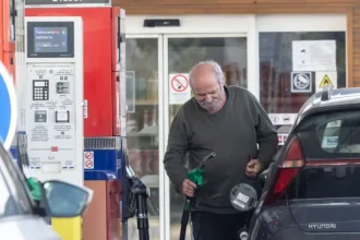 Ropné zásoby sa míňajú rekordným tempom. Svet je na hranici