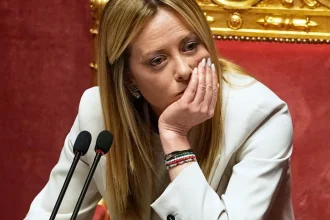 Salvini žiadal ukončiť pomoc Ukrajine, Meloniová ho schladila priamo na zjazde