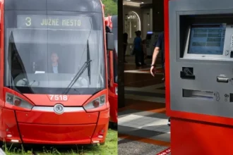 SaS: Štát prerába na lístkoch cez Cyrila milióny, jeden stojí 93 eur, Ráž žiada 30 mil.