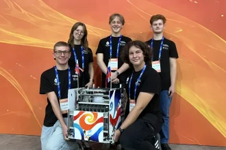 Slovenskí stredoškoláci uspeli v Kórei: Na robotickom šampionáte získali 3. miesto