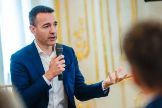 Slovensko stráca mladé talenty. Vláda chce situáciu riešiť. Čo sa zmení?