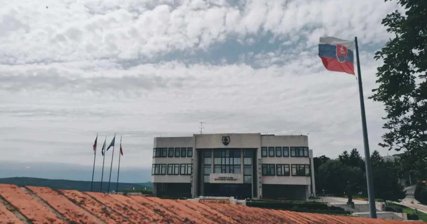 Smer dobieha PS, boj o víťazstvo sa dramatizuje. Kto zostane mimo parlamentu?