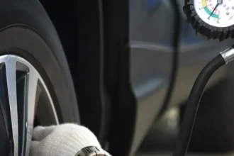 Šoférov čaká povinnosť. Pozor na pneumatiky, štvorčíselný kód prezradí, ako ste na tom