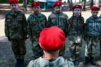 Spojili sa, vyšlo slnko a už trojročné deti v škôlkach počúvajú rozprávky o anexii Krymu