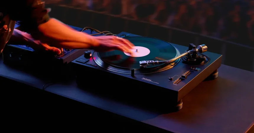 Technics modernizuje legendárny gramofón, lepšie zvládne vibrácie aj zmeny tempa