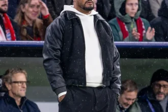 Tréner Bayernu skolaboval, previezli ho do nemocnice. Zdravie ho trápilo už dni
