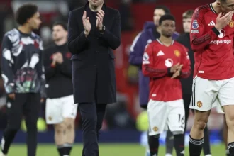 Tréner Manchestru United bojuje v zápase s Chelsea o prežitie
