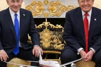 Trump podporil Netanjahua pred voľbami, nazval ho veľkým bojovníkom