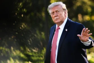 Trump pritvrdzuje voči Ukrajine, jeho vyslanec ide k Putinovi. Čo sa chystá?