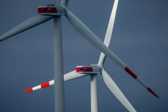 Veterné elektrárne na Zemplíne vyvolali spor. Kraj ide na súd, varuje pred rizikami