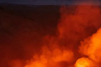 Výťahom 120 metrov do sopky? Toto miesto na Islande vyzerá ako z inej planéty